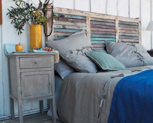 Tête de lit en bois