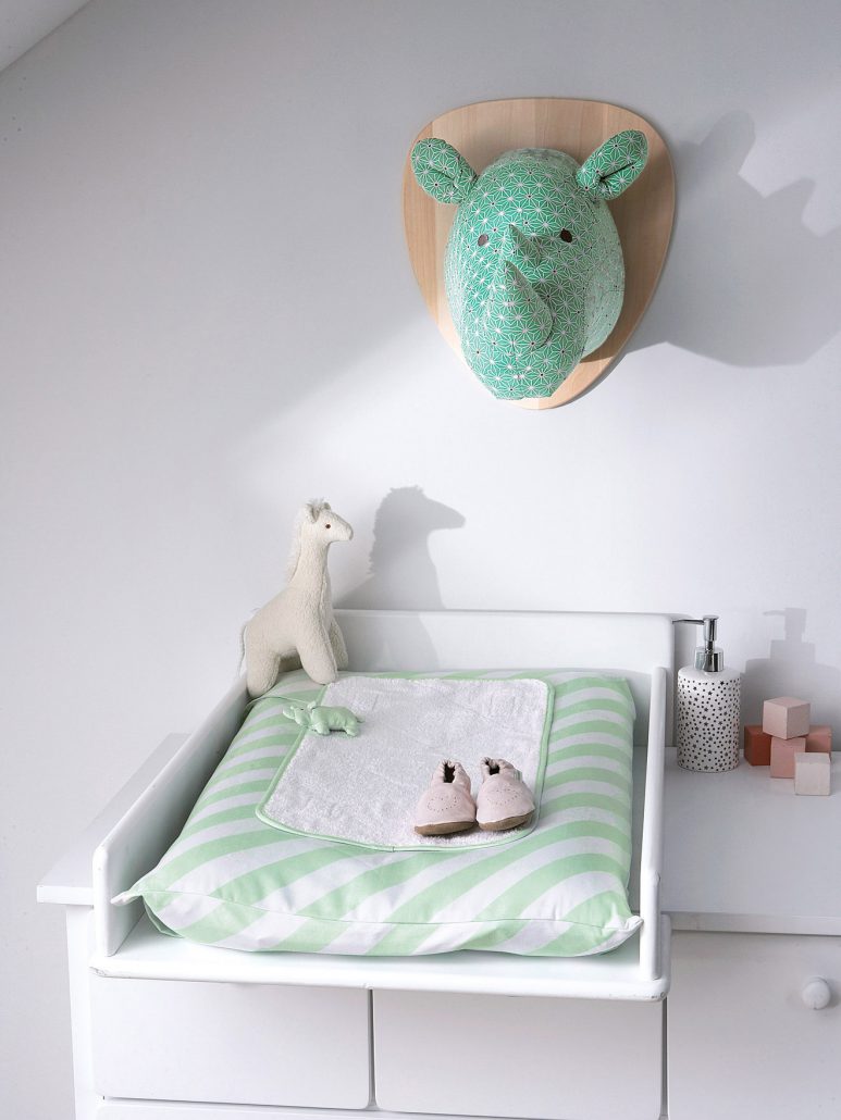tête de rhinocéros murale
